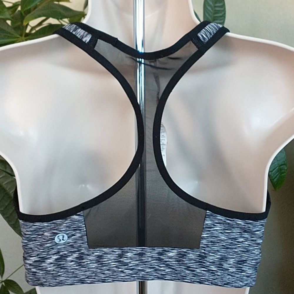 Lululemon Mesh Racer Back Sports Bra Size 6 or S - Picture 5 of 10